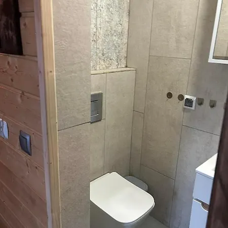 Caloroczne Nad Zalewem Lodge *