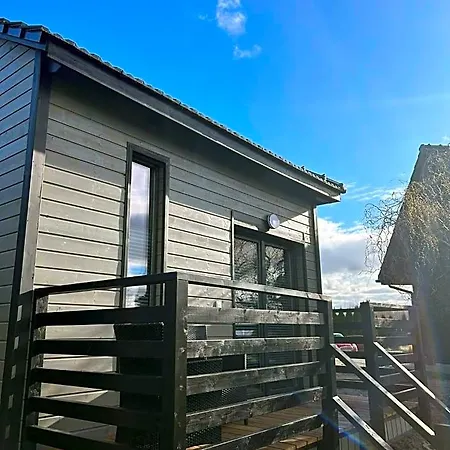 Lodge Caloroczne Nad Zalewem *